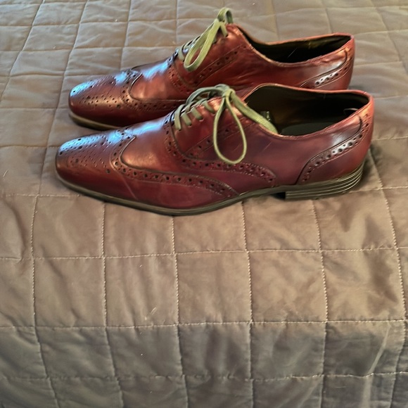 Aston Grey men's lace-up wing tip shoes Burgundy leather uppers size 9.5 - Picture 3 of 4